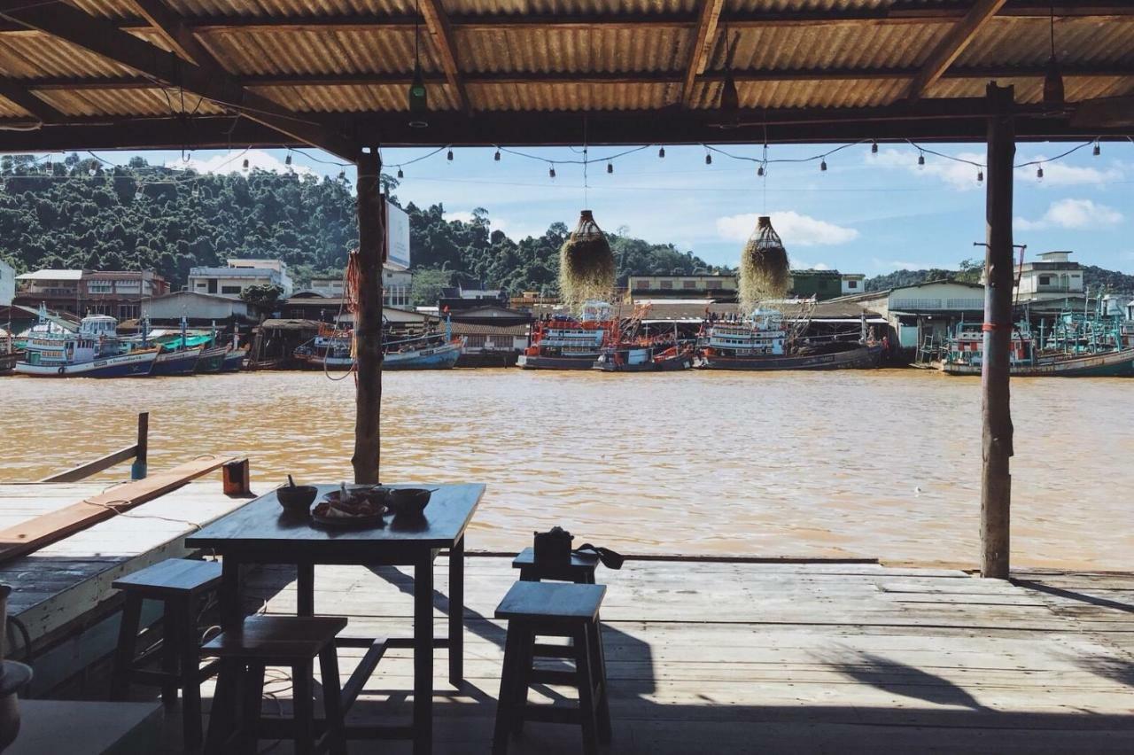Rub Lom Chom Klong Homestay Chumphon Ngoại thất bức ảnh