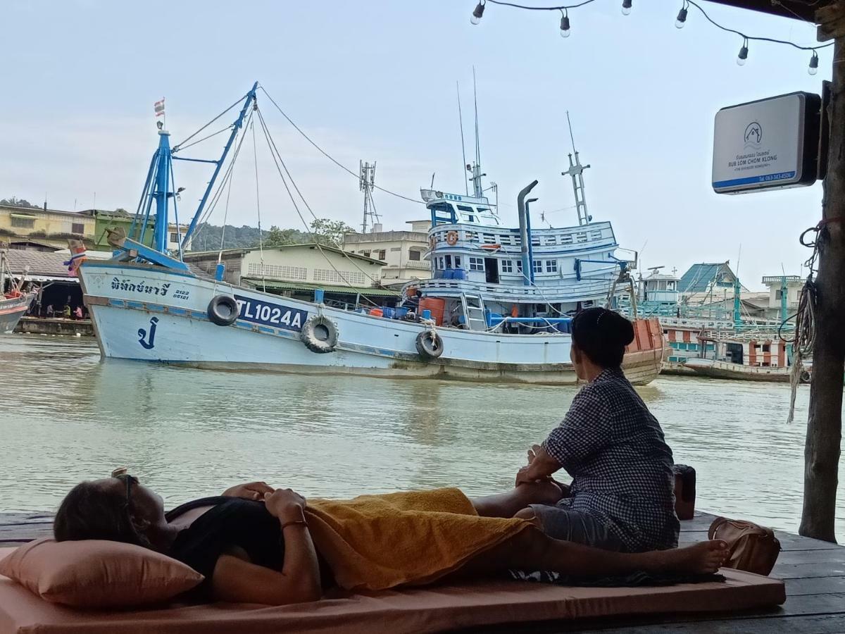 Rub Lom Chom Klong Homestay Chumphon Ngoại thất bức ảnh